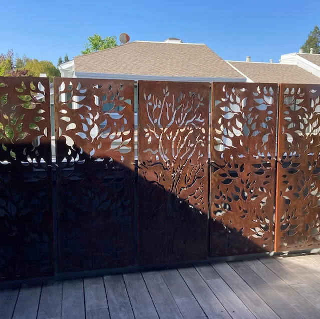 Laikapstākļiem izturīgs tērauda ekrāns Corten Steel